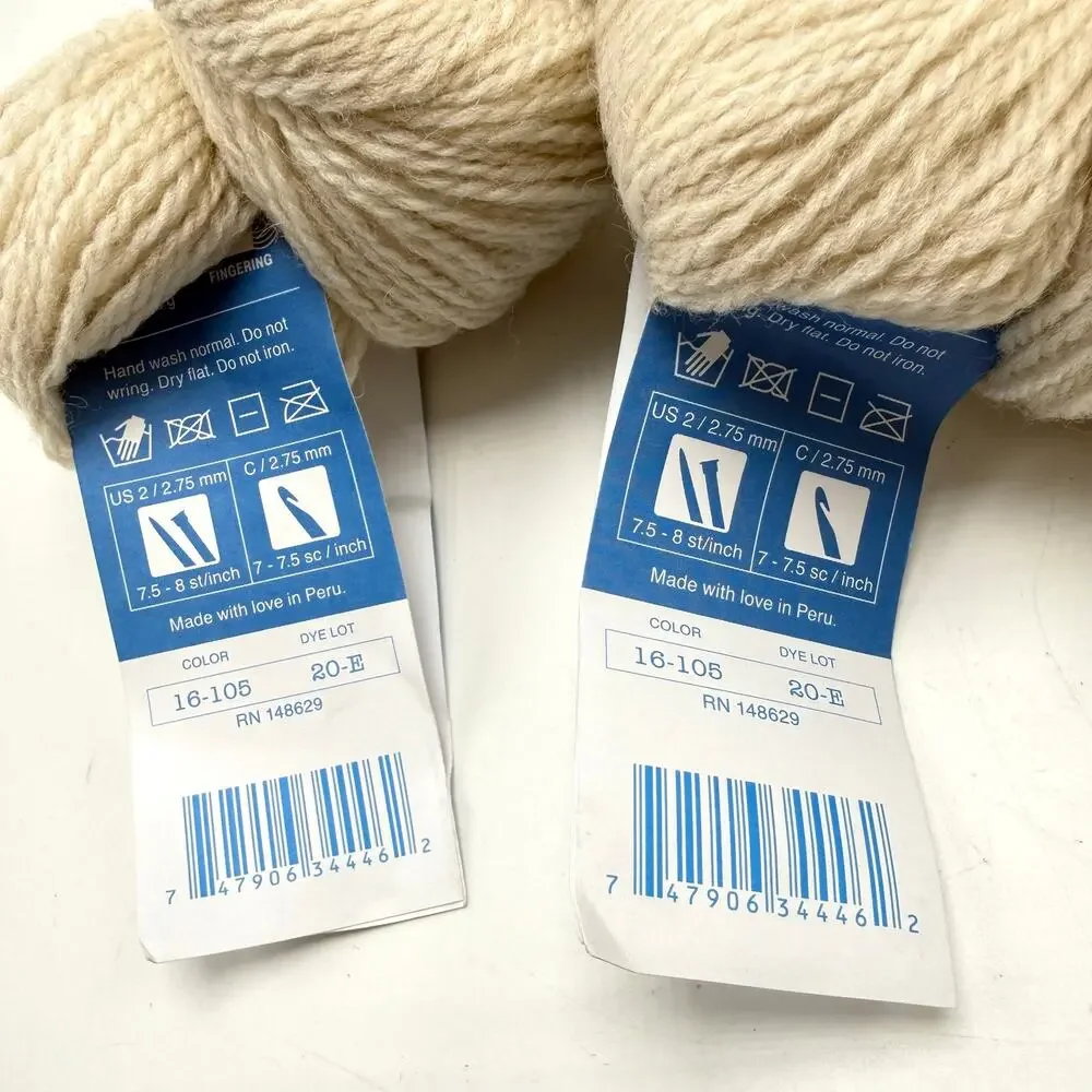 Cloudborn Highland Fingering Wool Yarn Oatmeal Lot of 2 Hanks Skeins 100g Peru